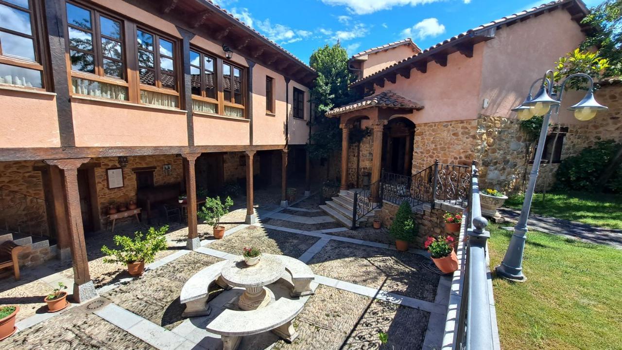 Palacio Del Conde De Rebolledo Villaviciosa de la Ribera Exterior foto