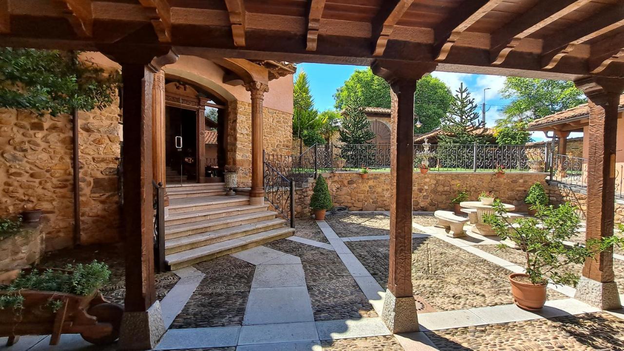 Palacio Del Conde De Rebolledo Villaviciosa de la Ribera Exterior foto